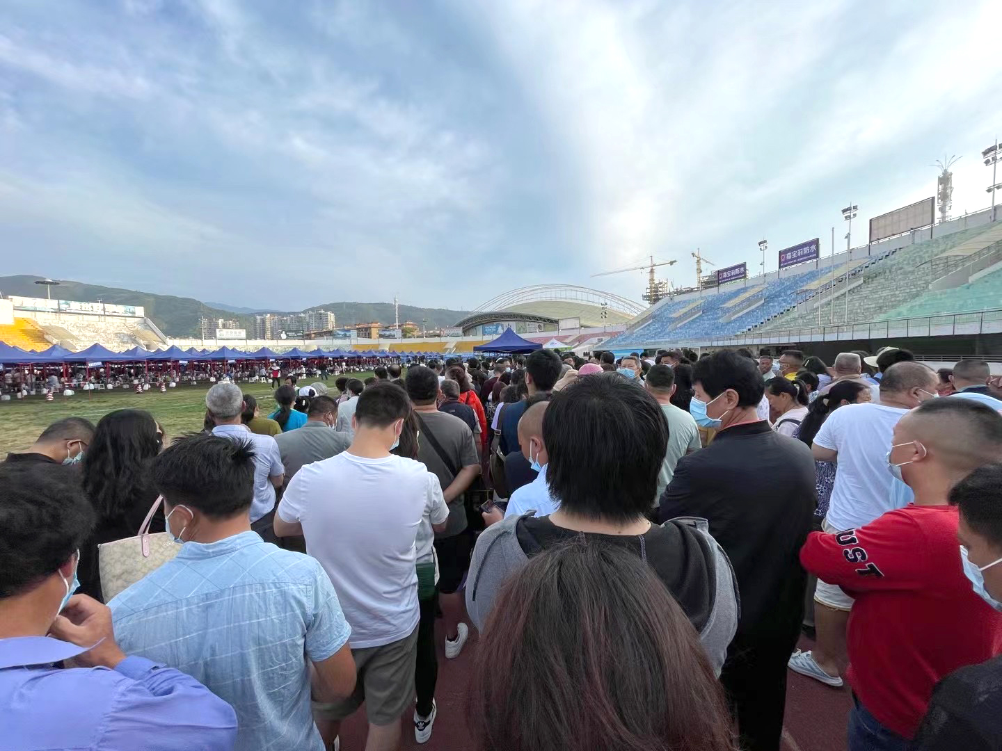 哇塞，這打疫苗的人氣鼎旺了~~